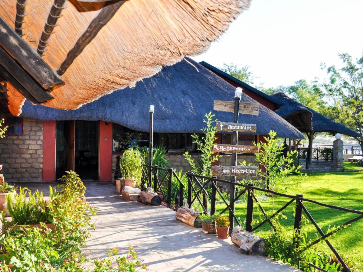 Die Dam - Transkalahari End Resort Gobabis Bagian luar foto
