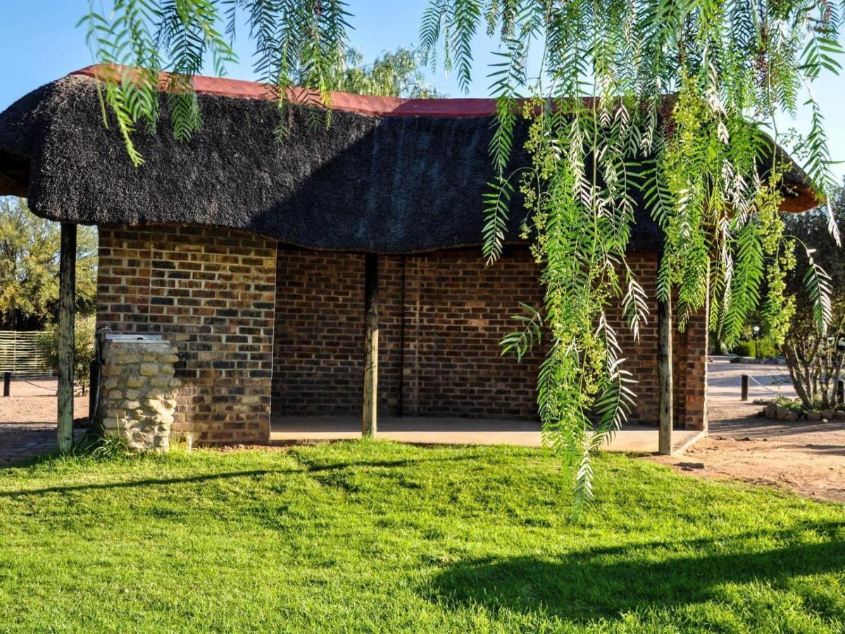 Die Dam - Transkalahari End Resort Gobabis Bagian luar foto