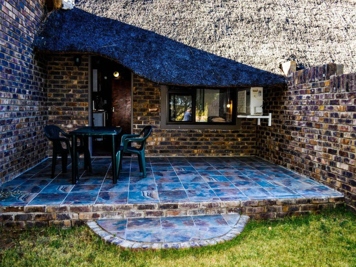 Die Dam - Transkalahari End Resort Gobabis Bagian luar foto
