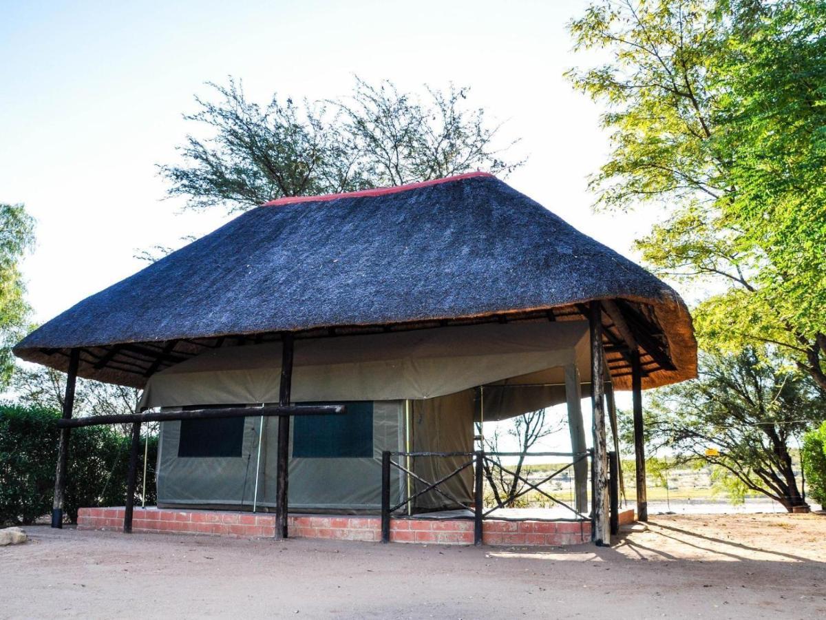 Die Dam - Transkalahari End Resort Gobabis Bagian luar foto