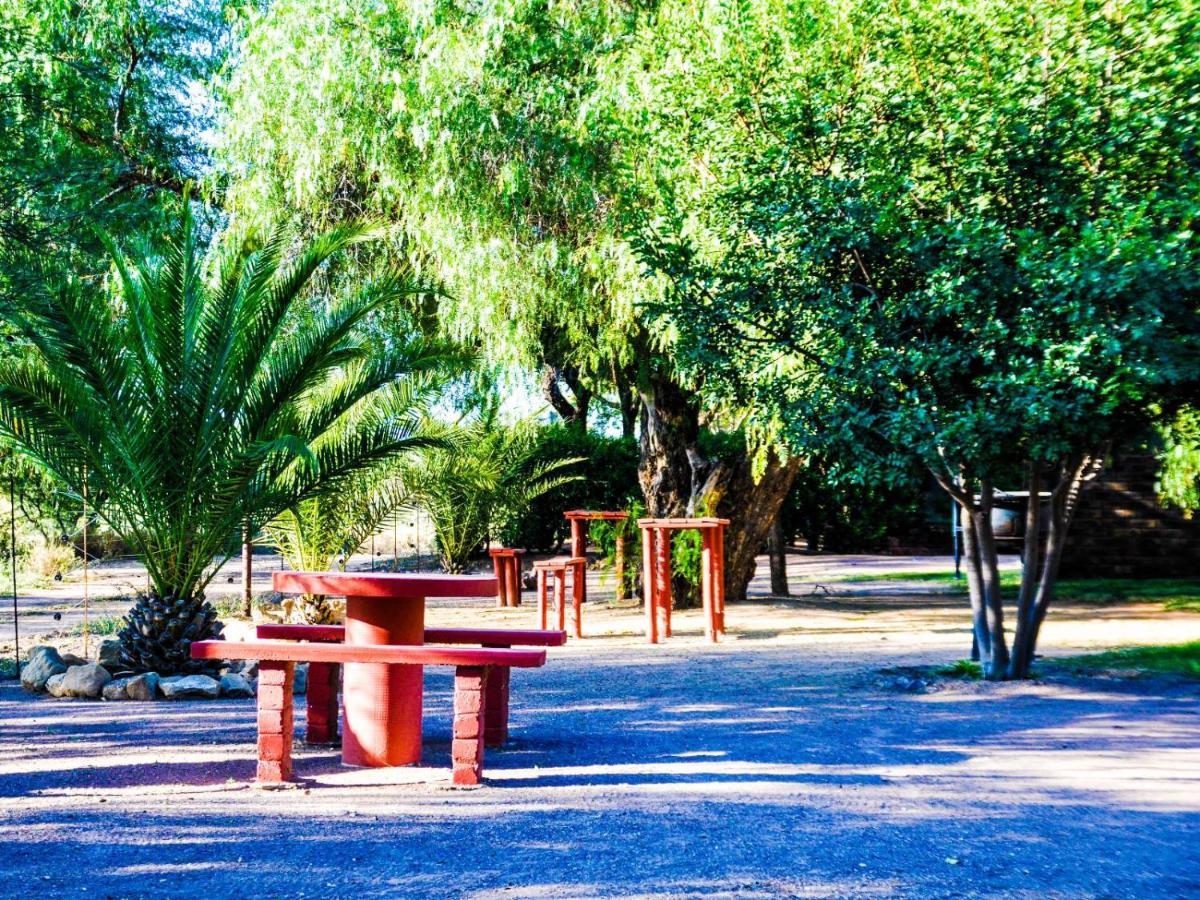 Die Dam - Transkalahari End Resort Gobabis Bagian luar foto