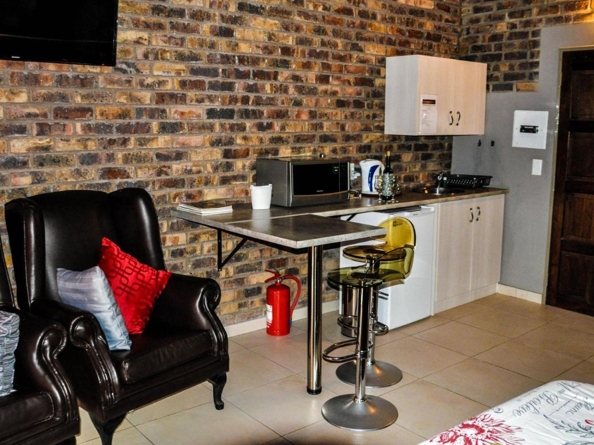 Die Dam - Transkalahari End Resort Gobabis Bagian luar foto
